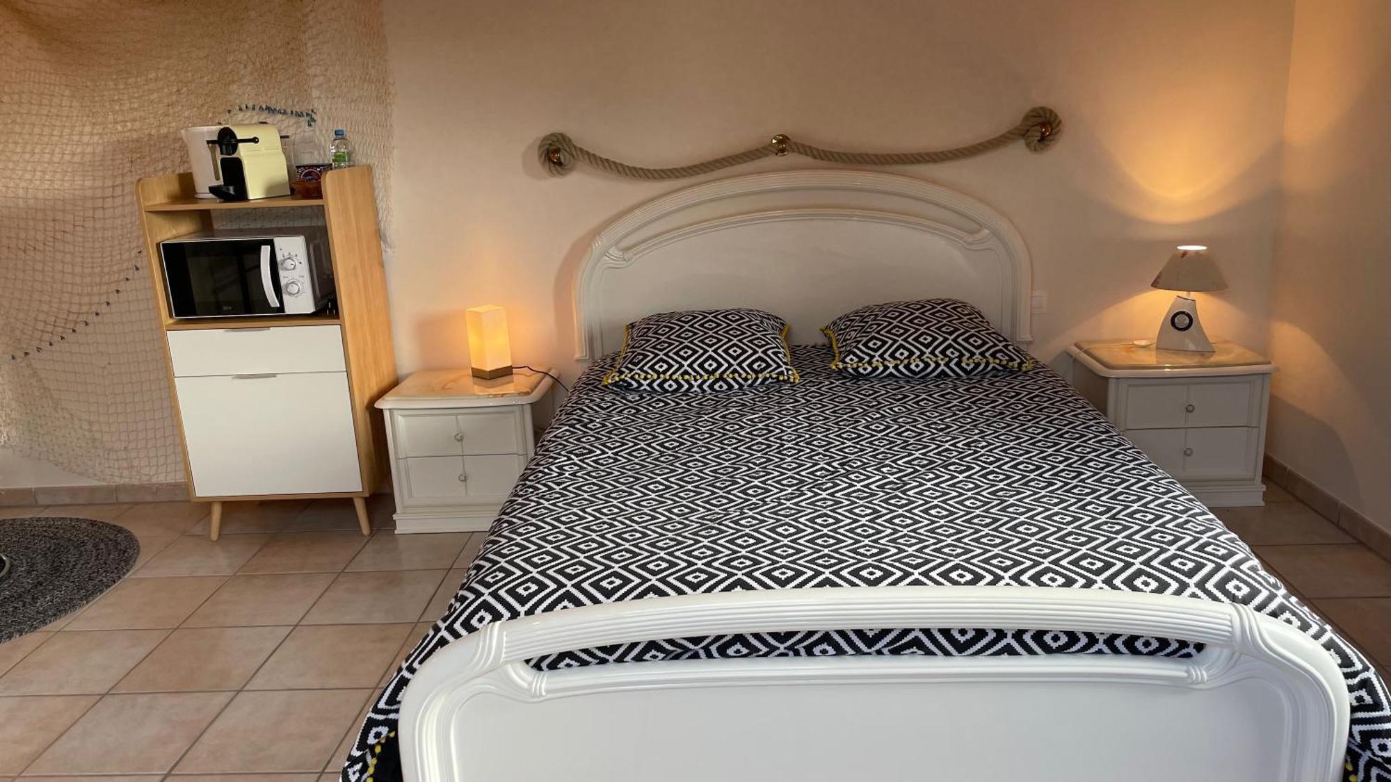 Chambres D'Hotes Les Tilleuls Poullaouen Exterior foto